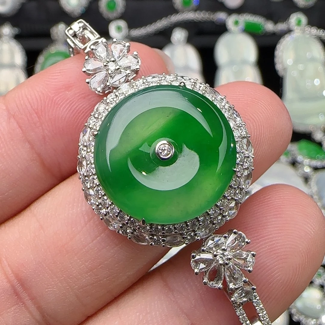 翡翠18K金镶嵌颈饰天然翡翠