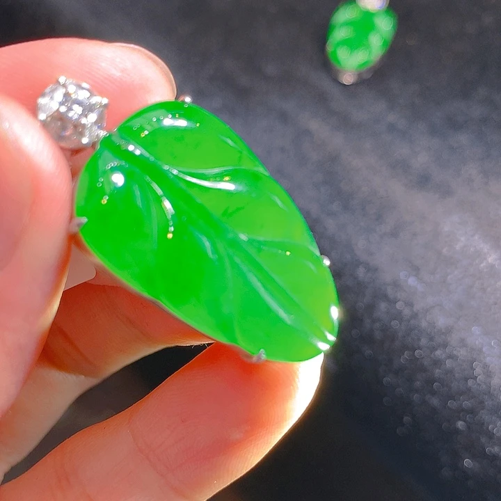 【闪购商品】翡翠颈饰银S925镶嵌翡翠