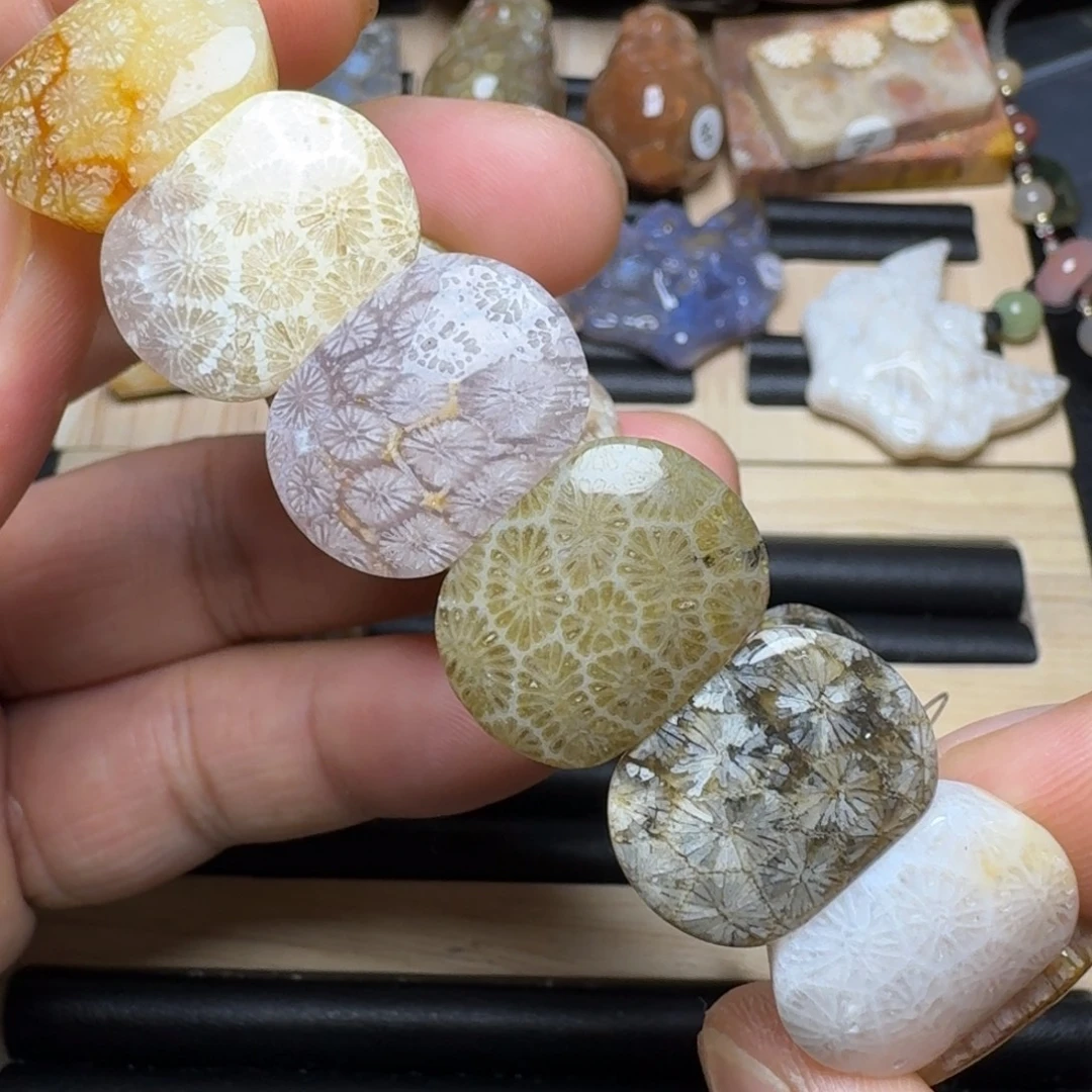 未镶嵌纯天然色有机玉石保真色硅化玉多宝枫叶纹