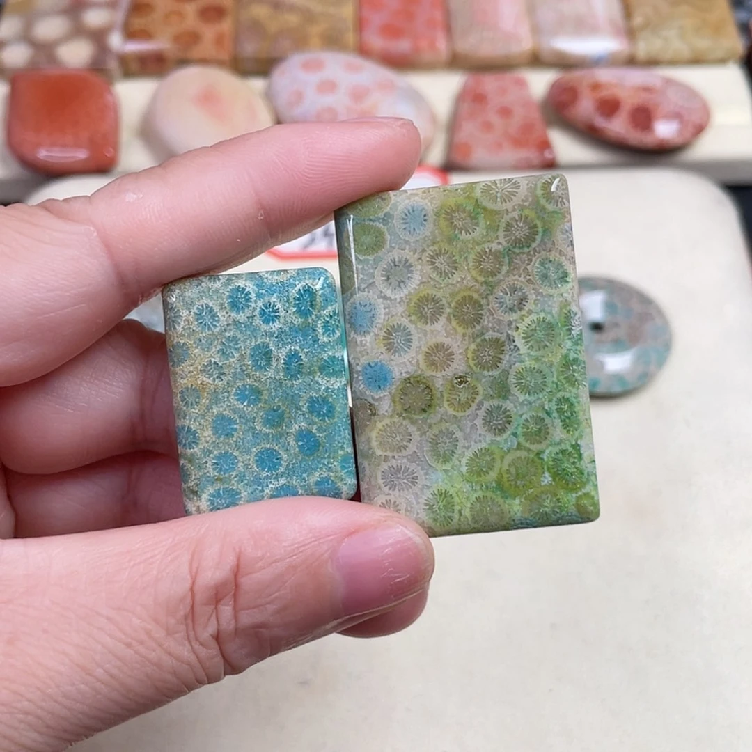 【闪购商品】未镶嵌吊坠(赠链)硅化玉吃*鱼