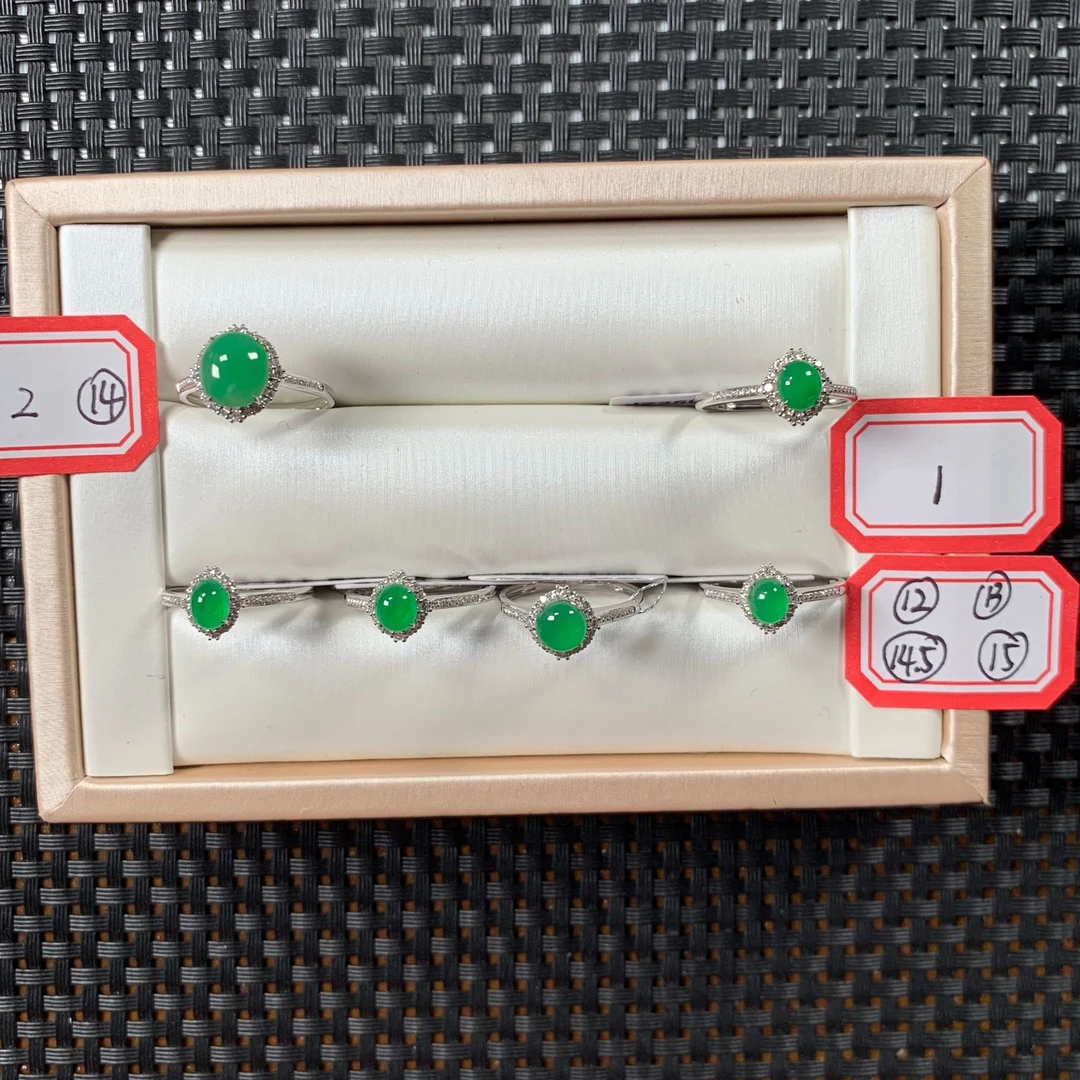 翡翠A货18K金镶嵌绿戒指多样性发货，发一件700