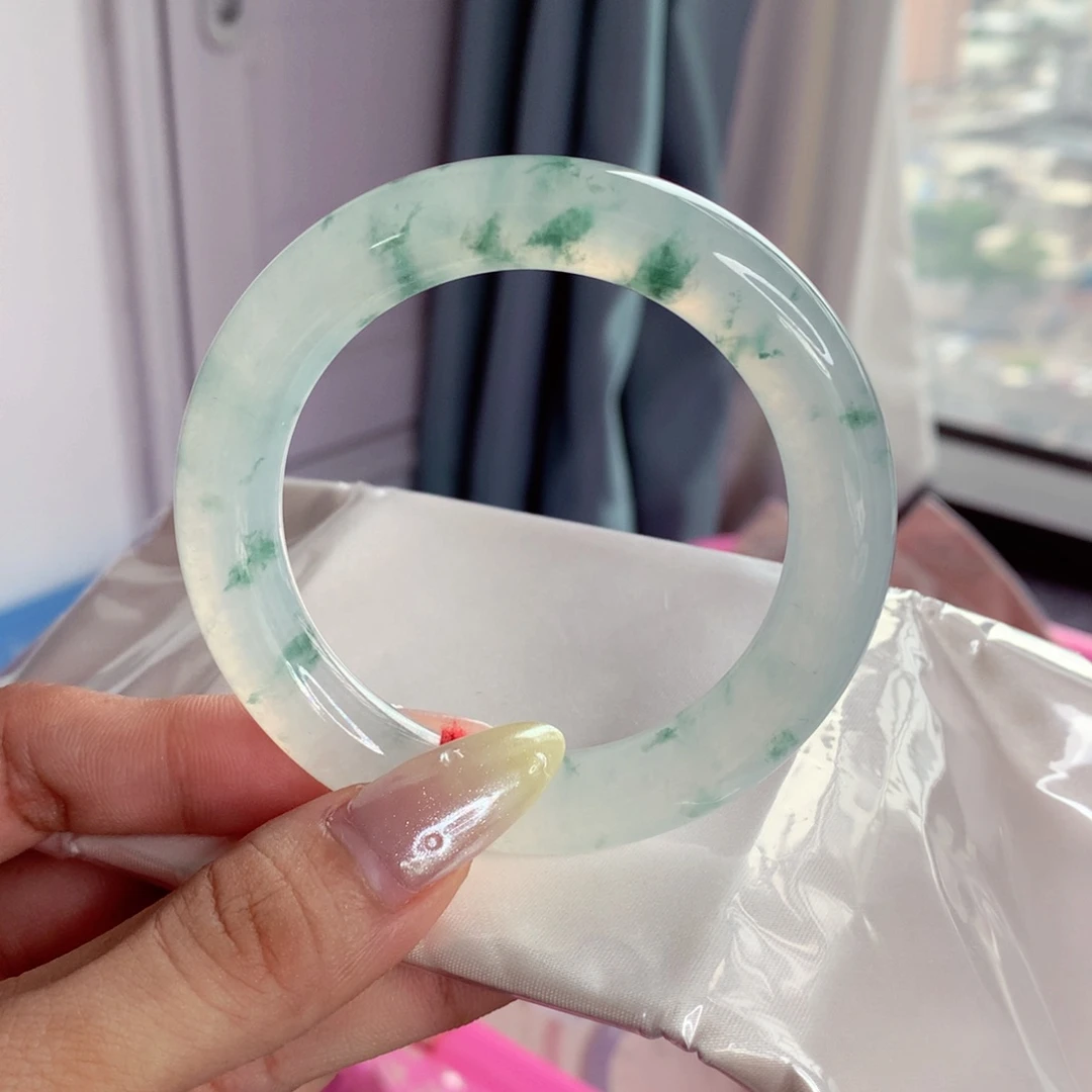 翡翠手镯（圆镯）未镶嵌53.8高冰炸光 茅台白飘绿花 小柒推