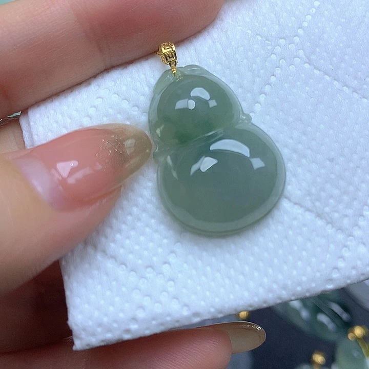 翡翠18K金镶嵌颈饰挂件