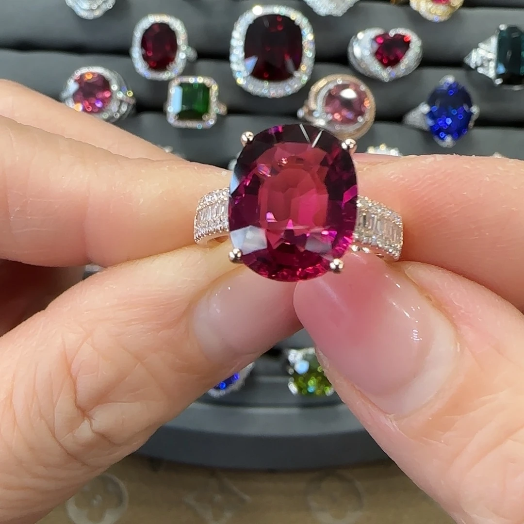 18K金镶嵌碧玺戒指6.2ct