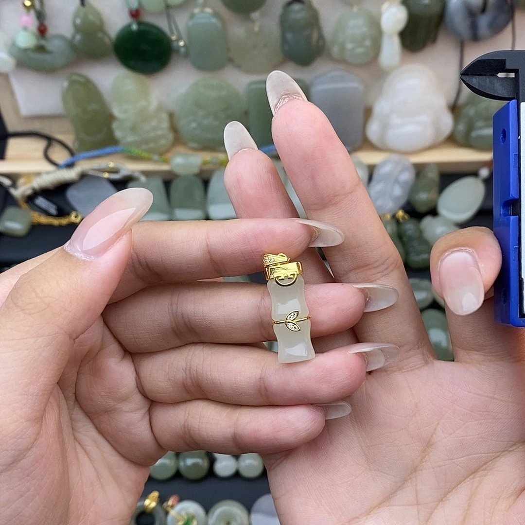 和田玉银S925镶嵌吊坠(赠链)