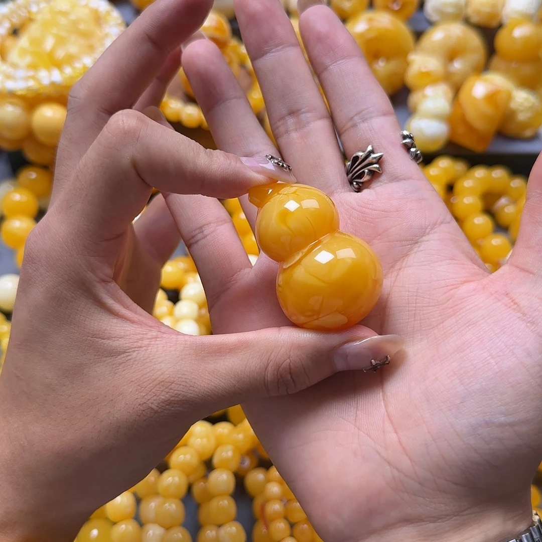 蜜蜡未镶嵌珠宝奇石