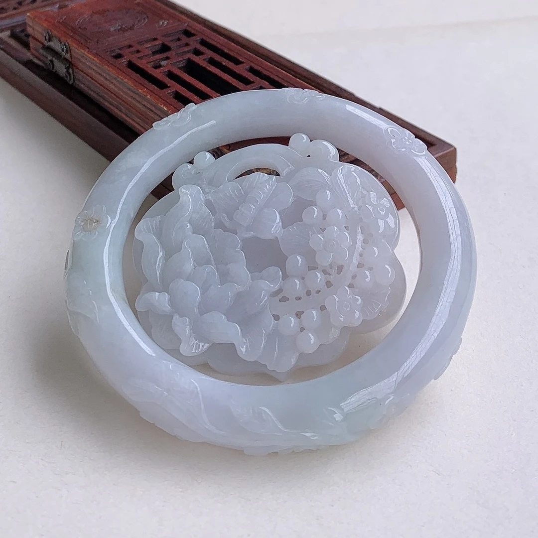 白月光天然翡翠a货手镯圆条59mm气质时尚白色女款妈妈精美女士