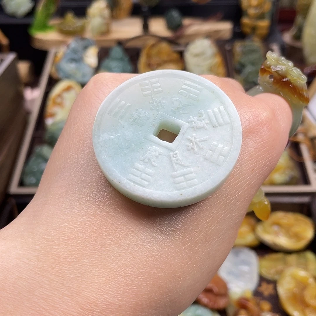 蛇纹石玉颈饰未镶嵌岫玉天青冻山鬼