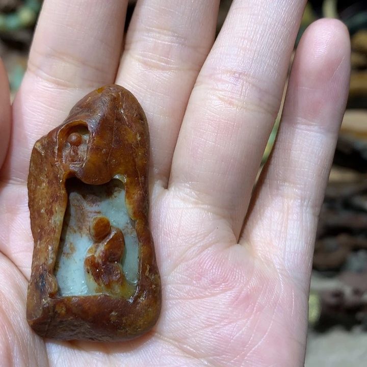 未镶嵌岫岩河磨玉（透闪石质玉）挂件