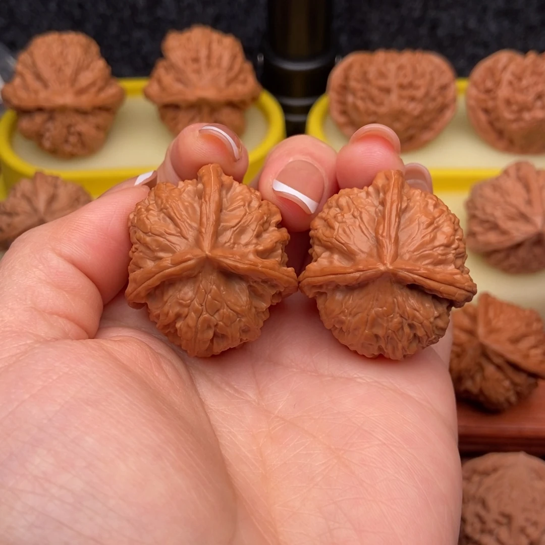 文玩核桃吊坠34三棱小手捻