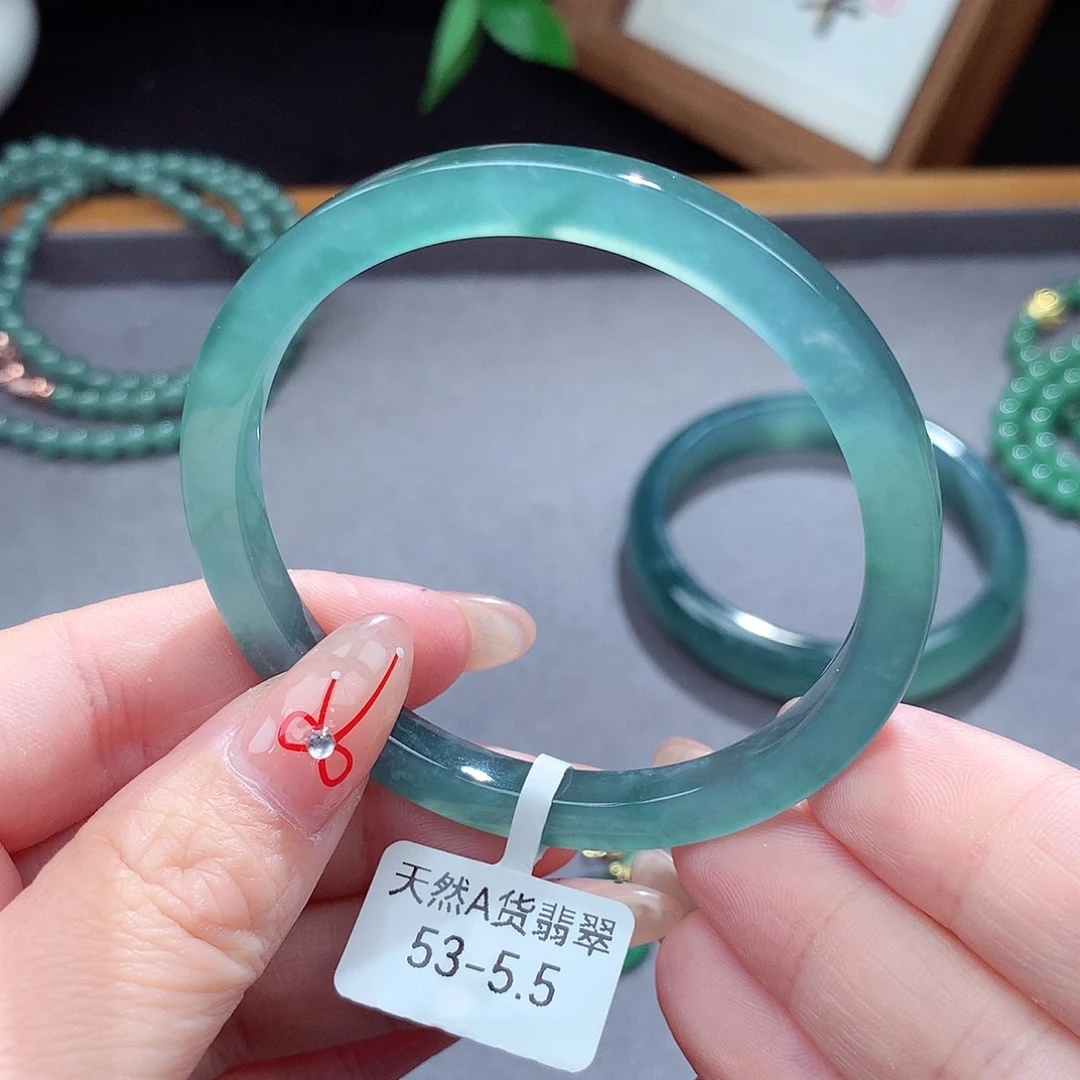 翡翠手镯（圆镯）未镶嵌