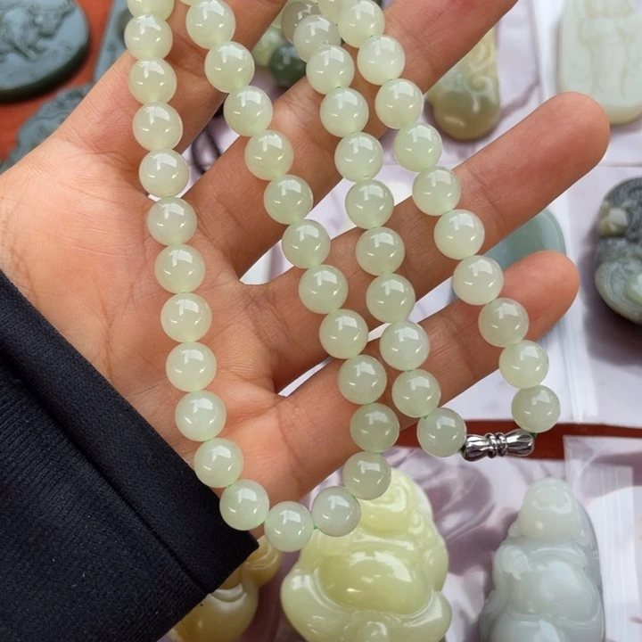 和田玉未镶嵌车挂