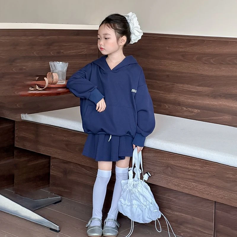 休闲套装女童2025新款轻奢高级感盐系藏青色连帽卫衣裙子两件套