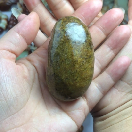 岫岩河磨玉（透闪石质玉）未镶嵌把件