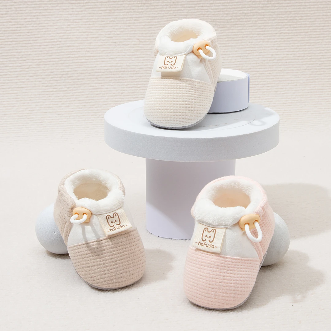 冬季婴儿鞋子0-12新生儿加厚绒保暖不掉棉鞋袜男女宝宝软底学步鞋