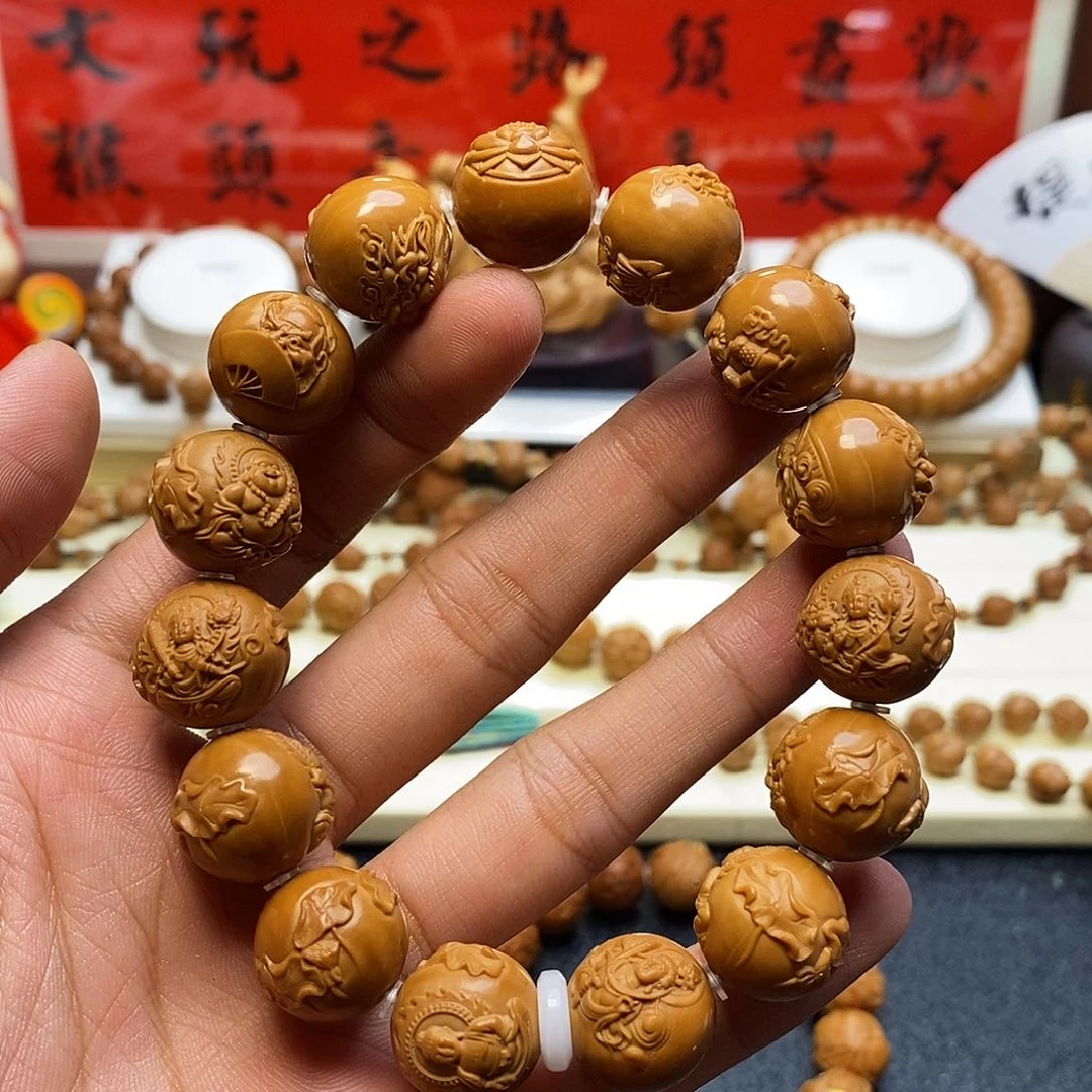 猴头核桃手串1.6万佛不镶嵌，顶珠镶嵌金标