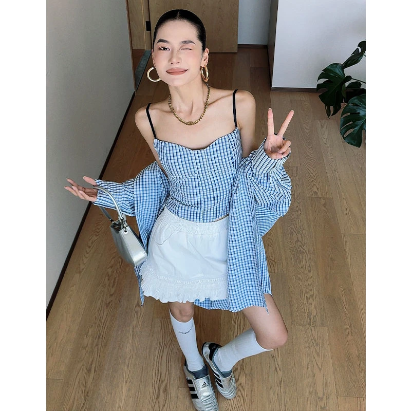 【怦然心动】宽松休闲感蓝白格长袖衬衫+外穿吊带抹胸背心女装套装