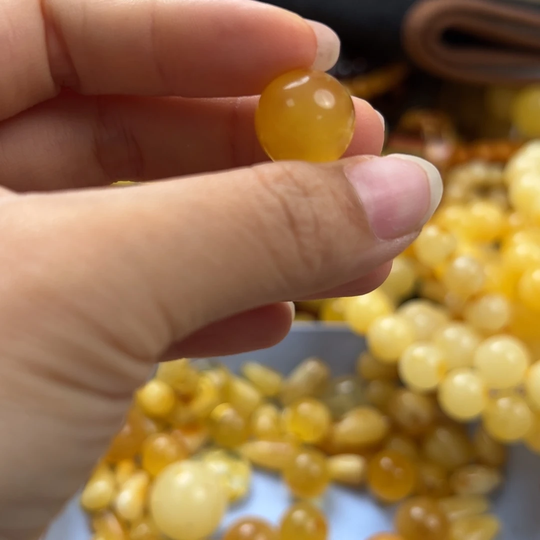 未镶嵌琥珀珠宝奇石