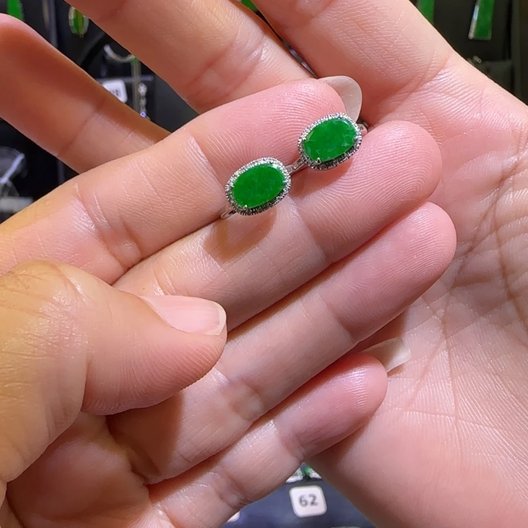 翡翠18K金镶嵌颈饰耳包