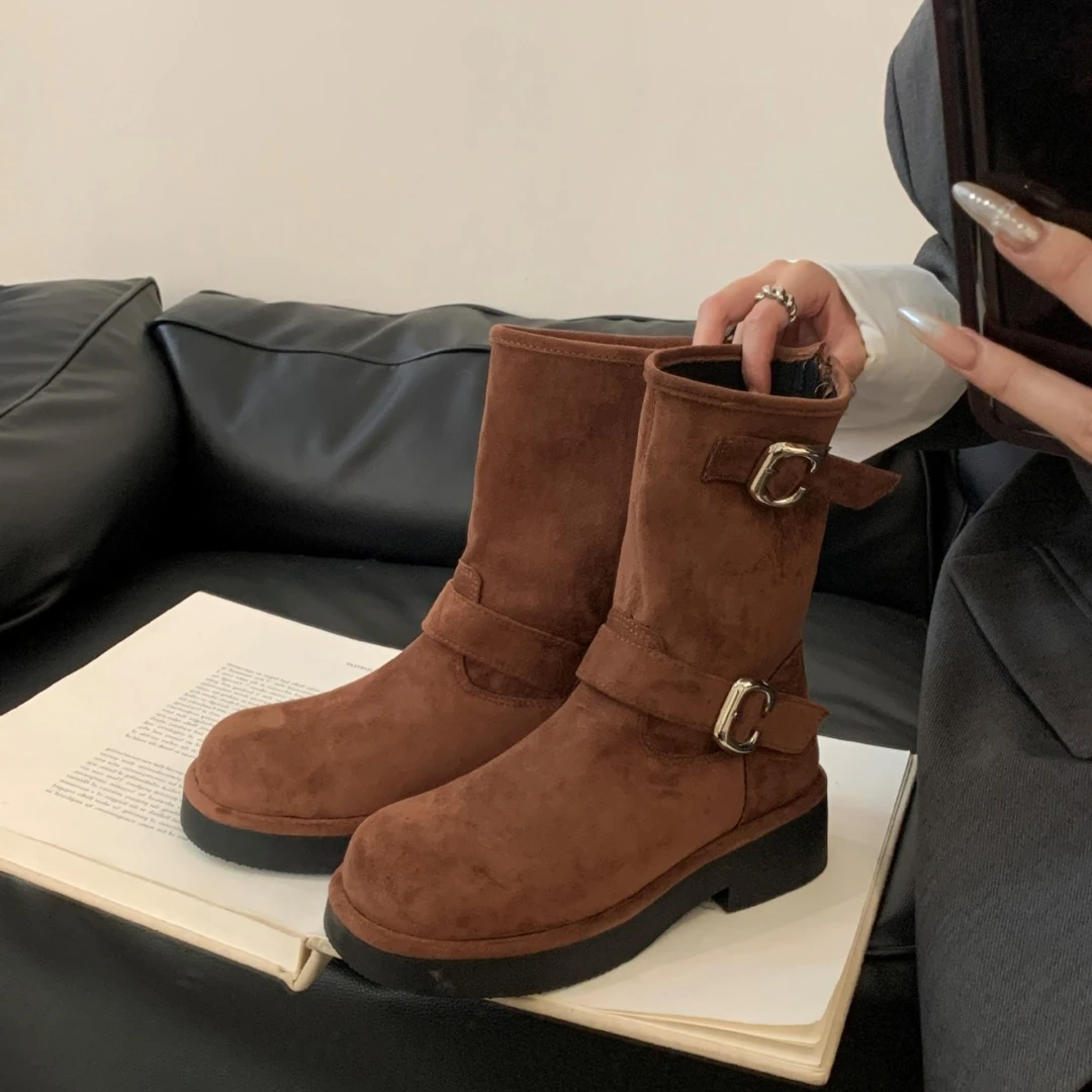 2025年秋冬新款复古机车扣带圆头短靴女厚底增高中筒短靴骑士靴女