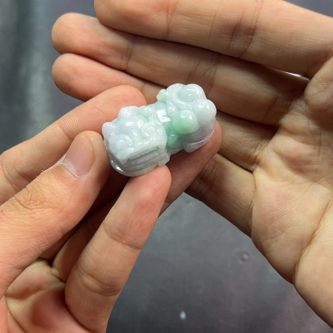 颈饰未镶嵌翡翠多样性