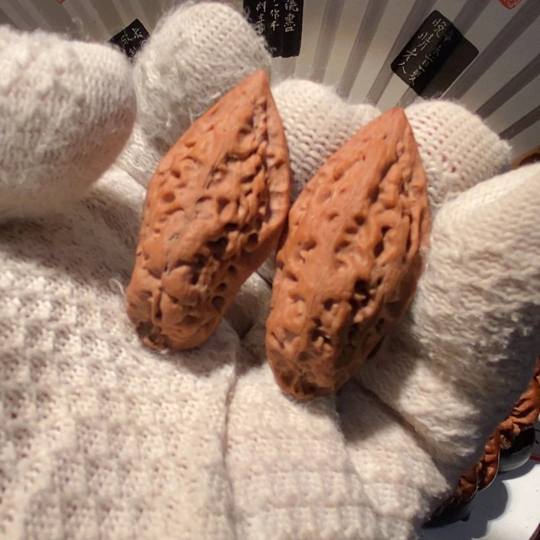 文玩核桃吊坠修花鞋