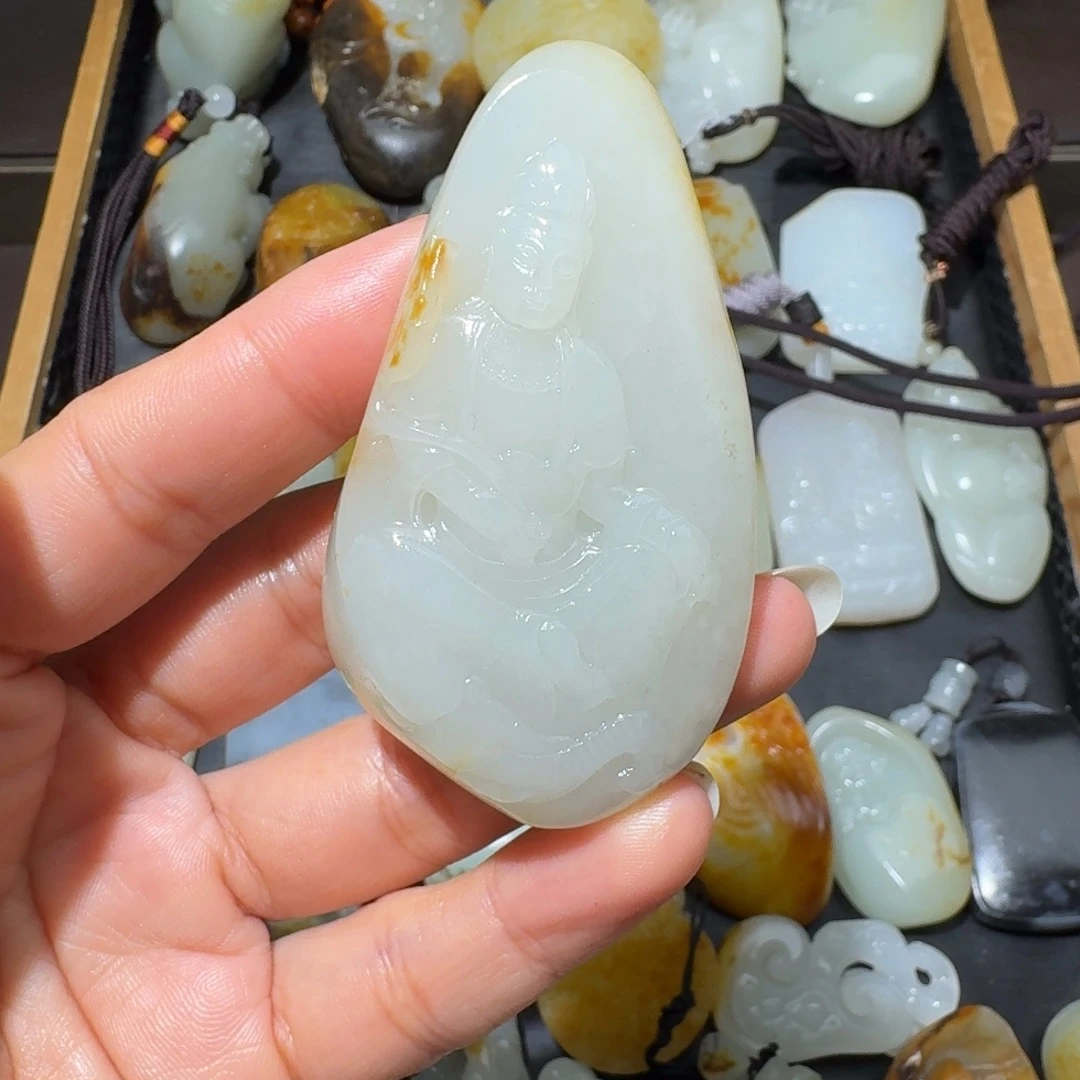 和田玉未镶嵌颈饰