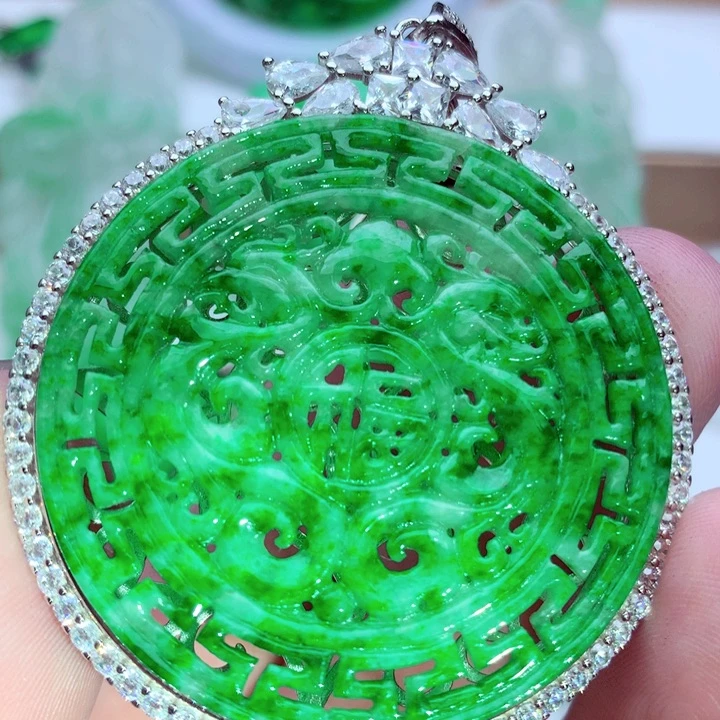 吊坠(不含链)未镶嵌翡翠