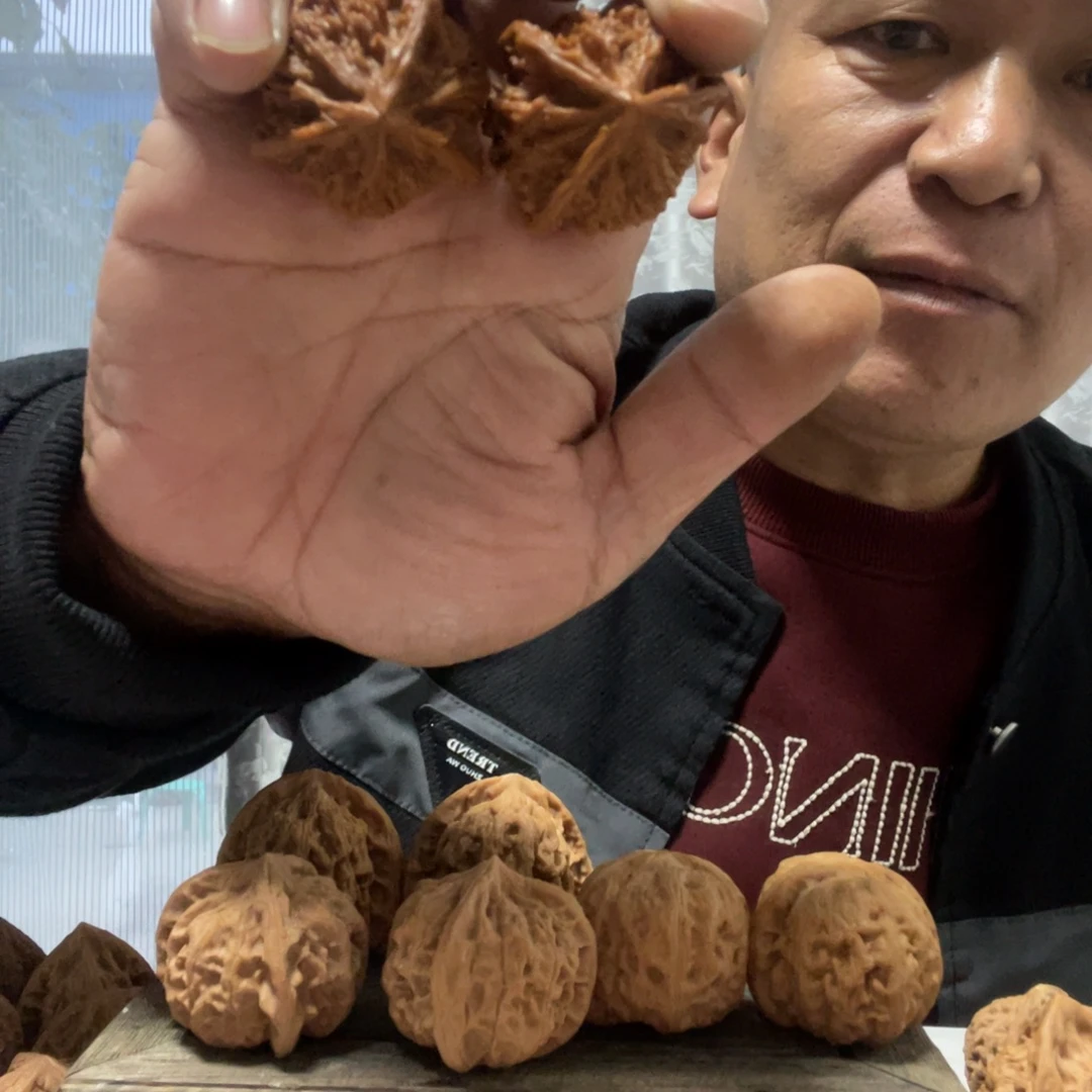 平***)文玩核桃吊坠野虎三棱