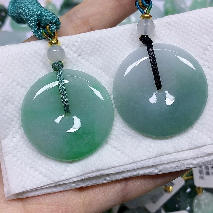 輝***瑩翡翠未镶嵌颈饰挂件