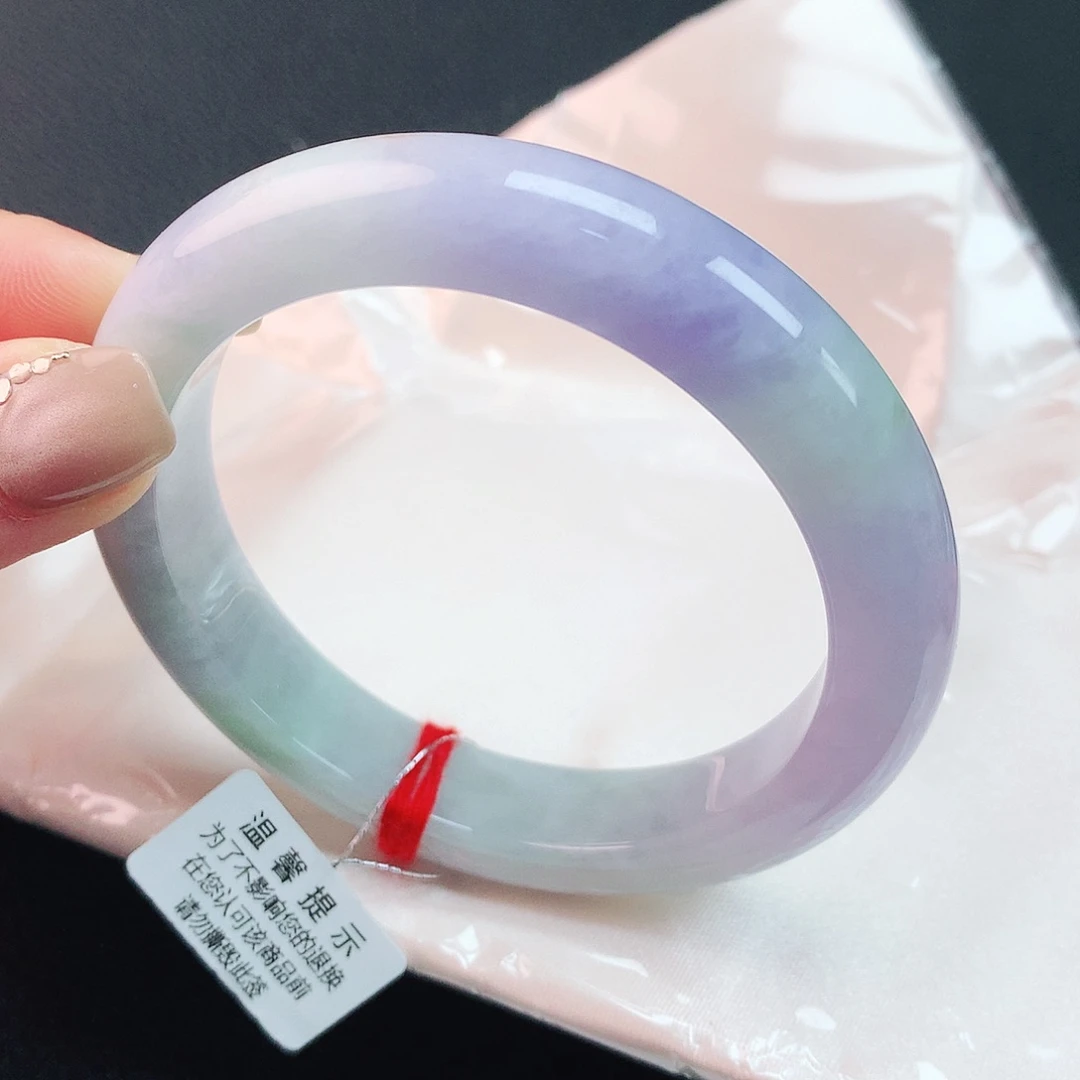 翡翠手镯未镶嵌59圈