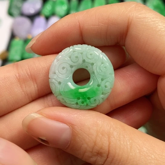 颈饰未镶嵌翡翠吊坠