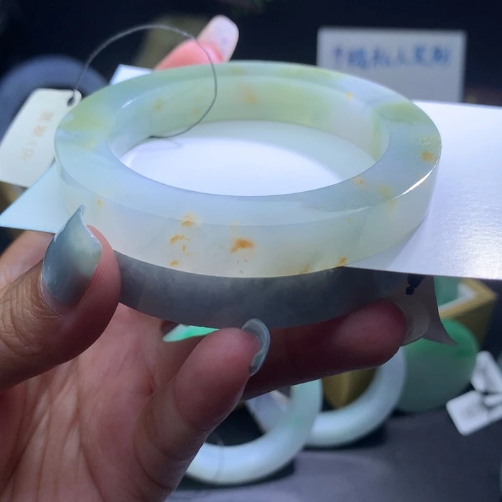 定制翡翠未镶嵌翡翠手镯