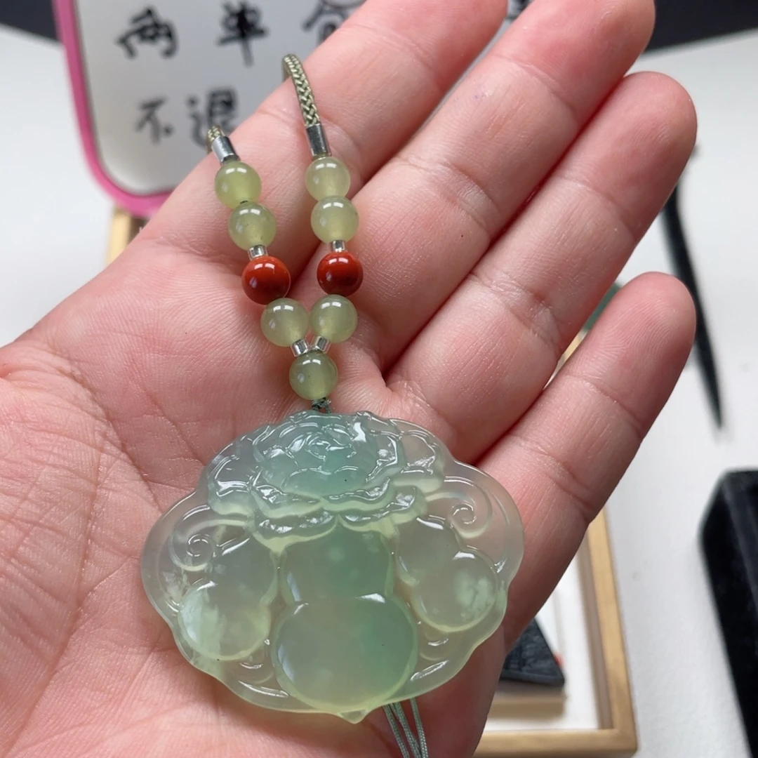 未镶嵌蛇纹石玉颈饰