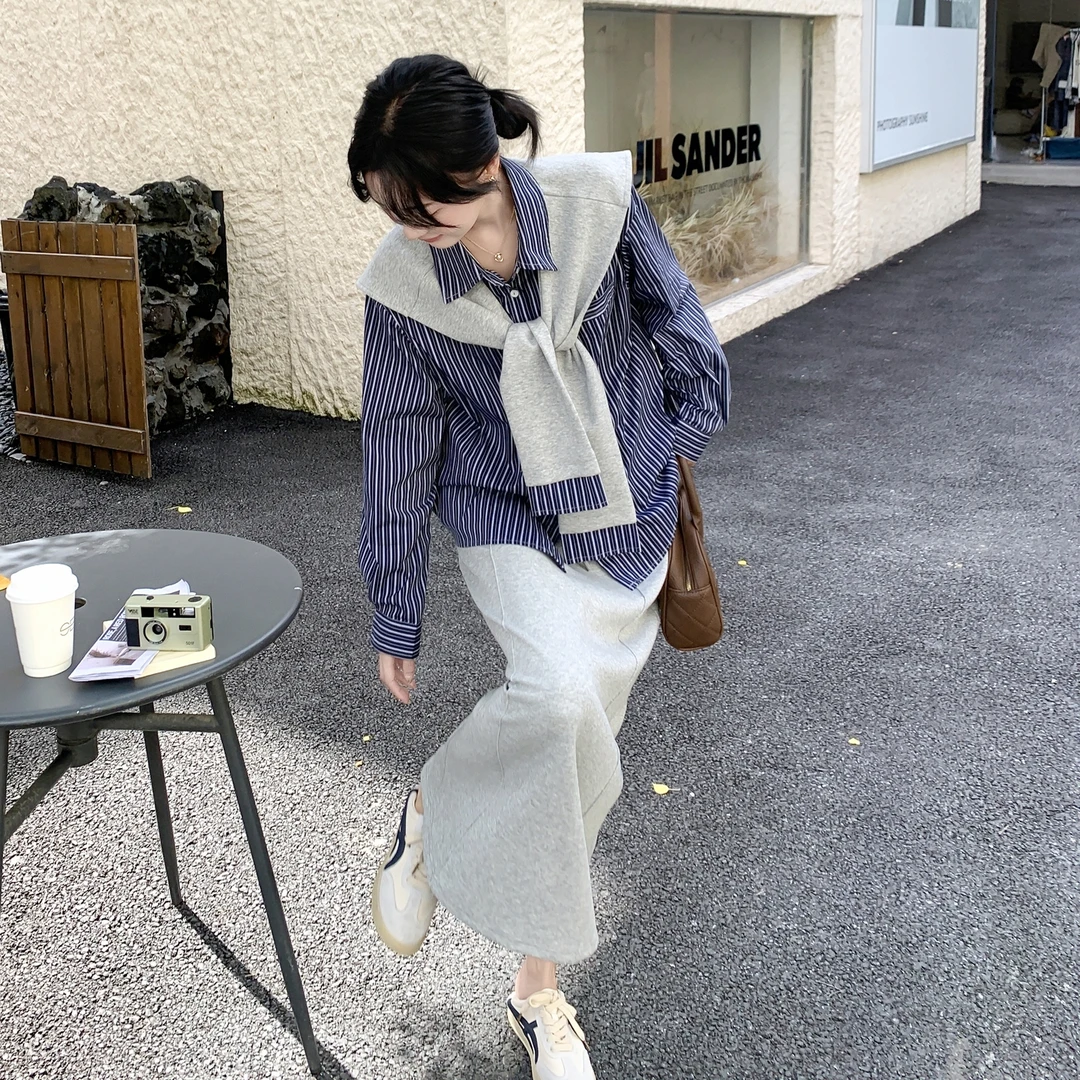 慵懒风套装裙女秋新款巨好看韩系条纹衬衫灰色披肩半身裙两件套
