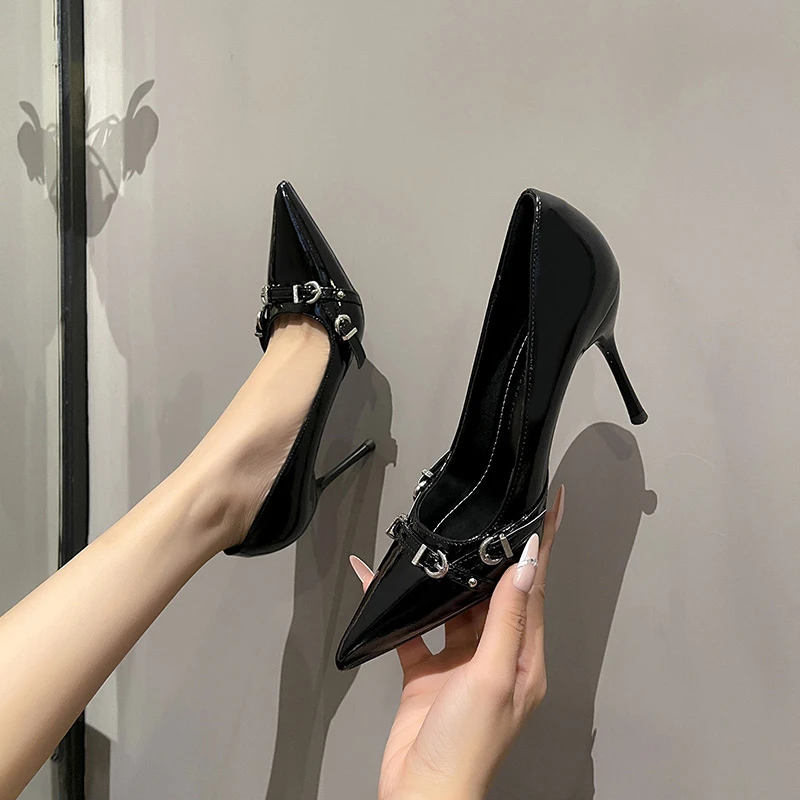 法式高级感漆皮红色高跟鞋女气质不累脚2025新款秋季细跟黑色单鞋