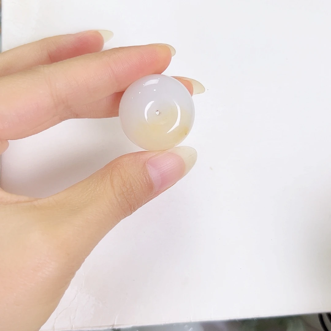 弘***生石英质玉未镶嵌颈饰平安扣