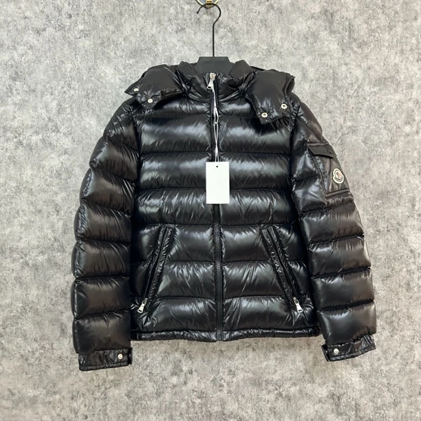 未使用 MONCLER 蒙口爆款玛雅黑色羽绒服