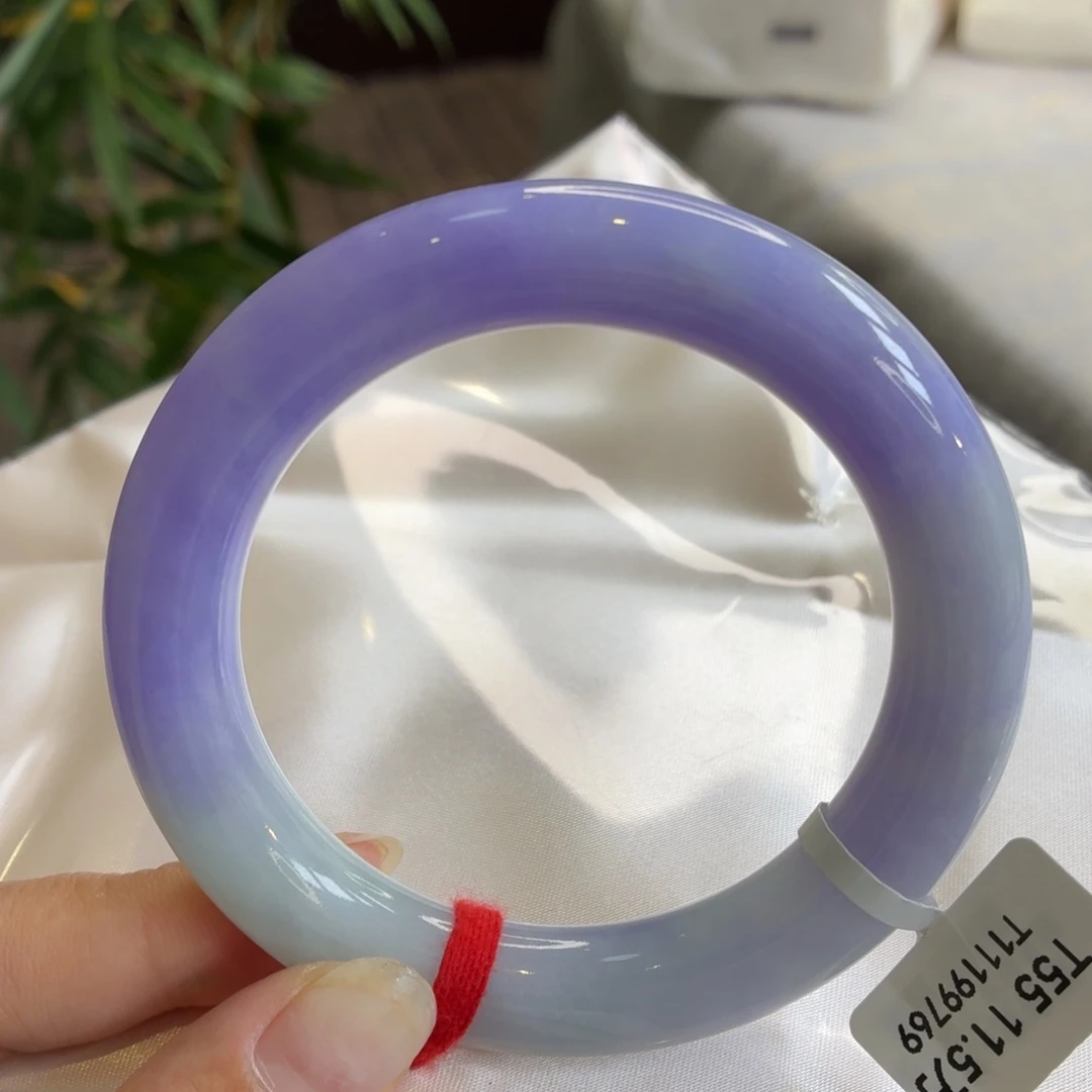 翡翠未镶嵌手镯（圆镯）68-01