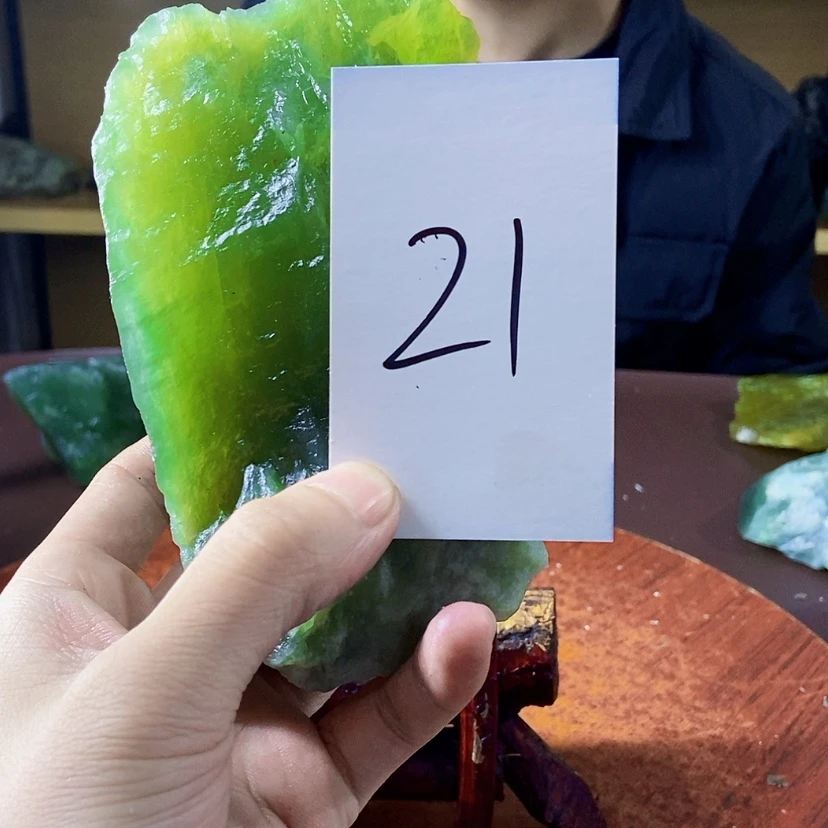 【闪购商品】蛇纹石玉岫玉原石未镶嵌笑**生
