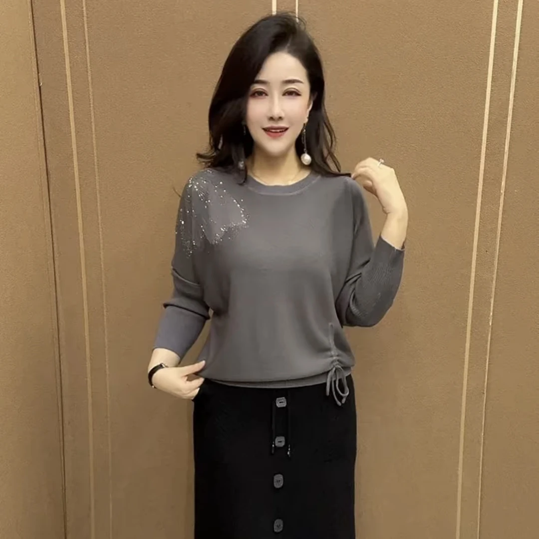 重工烫钻宽松遮肉抽绳针织衫女2025春季新款时尚气质蝴蝶妈妈毛衣