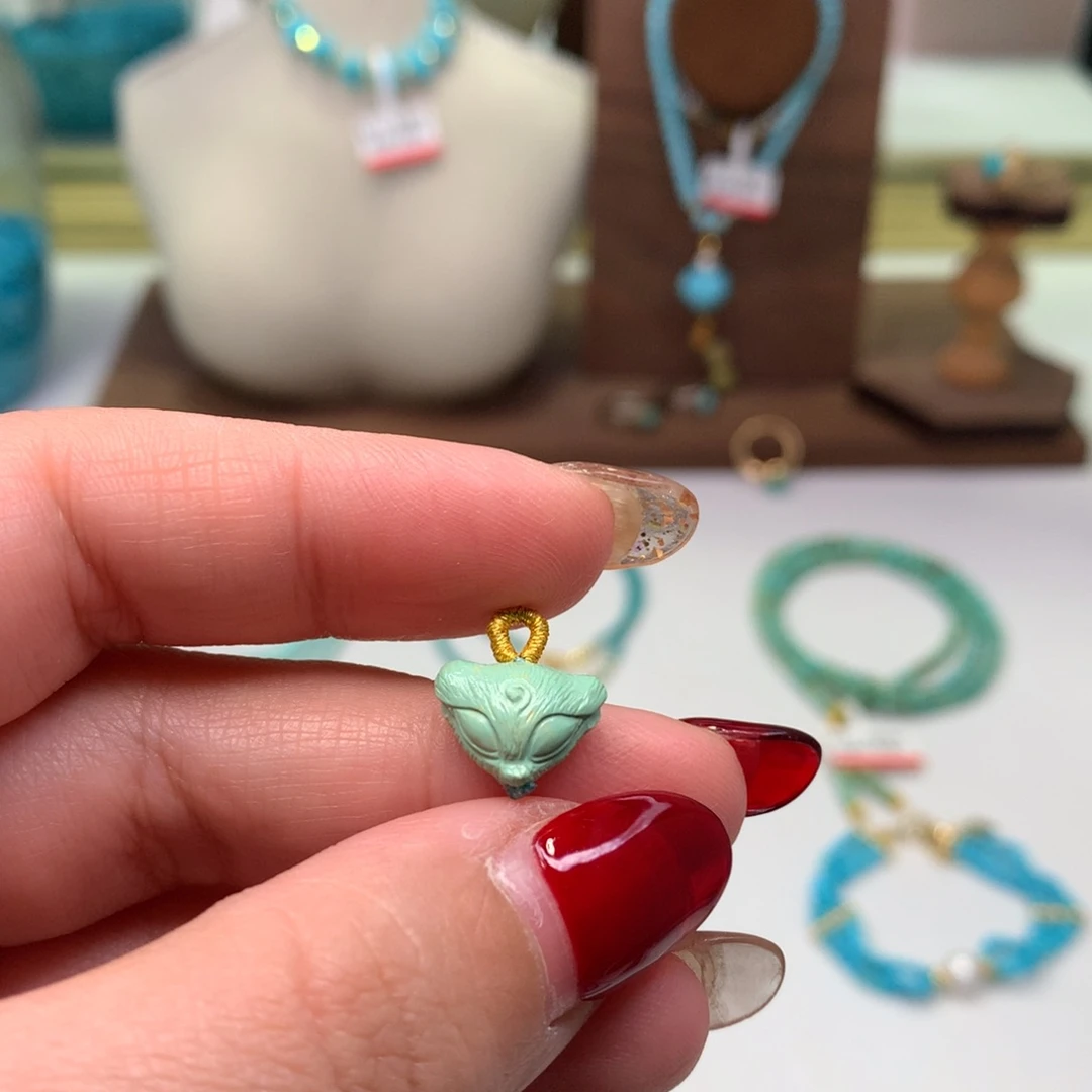 绿松石配饰未镶嵌