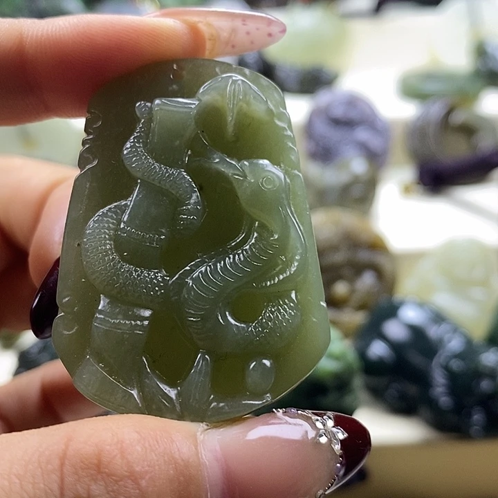 和田玉未镶嵌颈饰