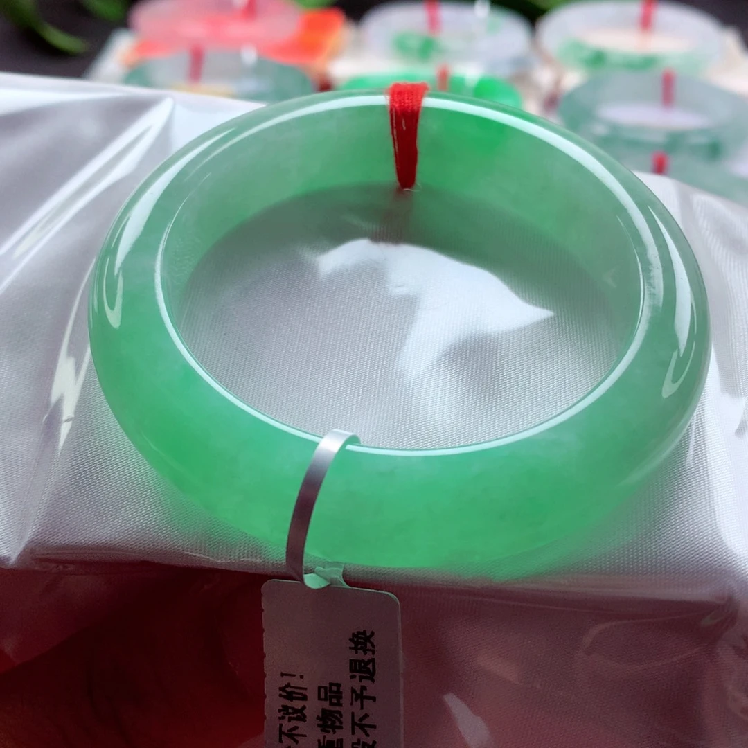 翡翠手镯未镶嵌师妹满色翠绿性价比（15号）