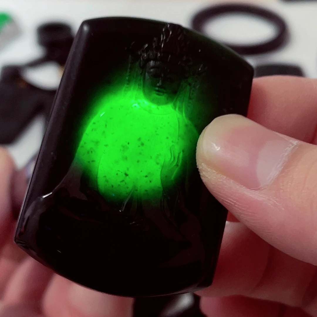 翡翠未镶嵌颈饰先鉴后发一物一证