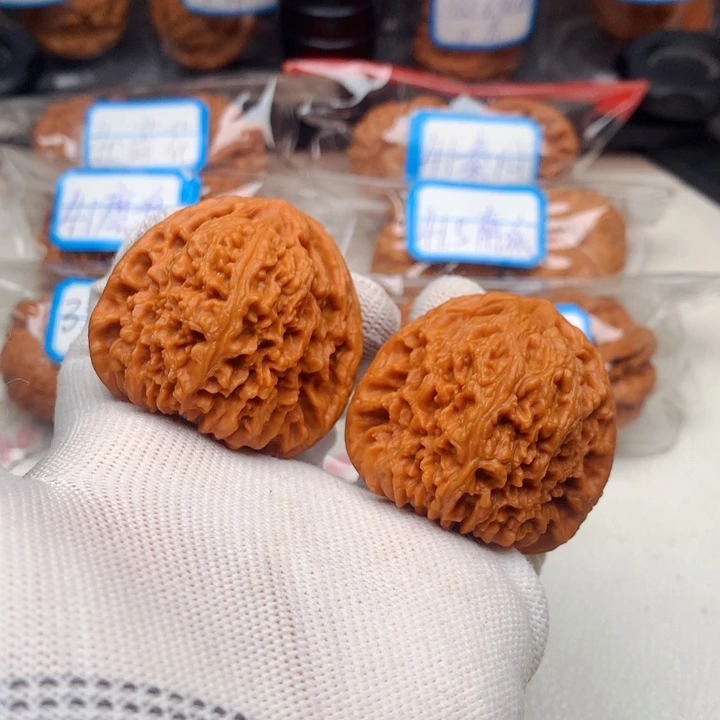 吊坠文玩核桃43+三角形南疆石