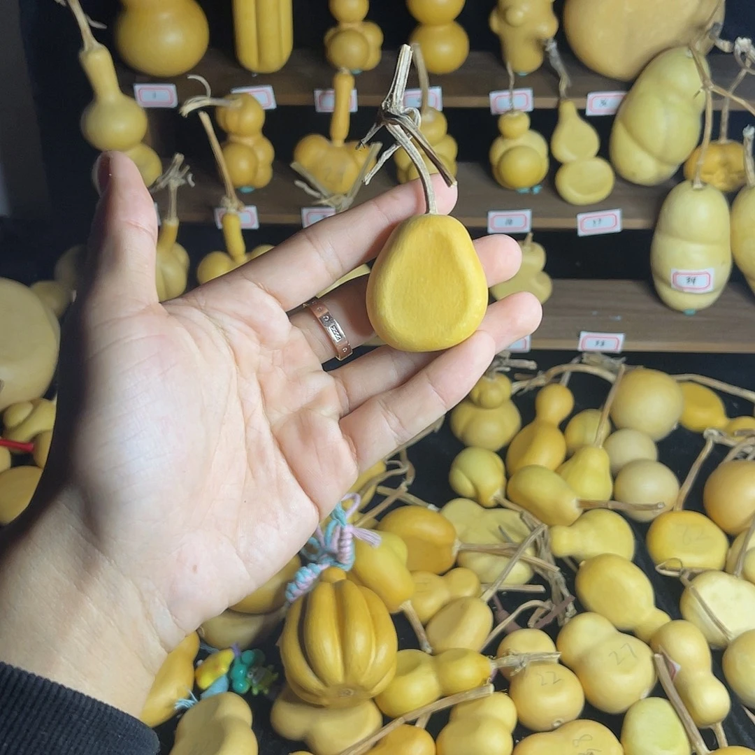 雯***一物一拍小拇指梨扁