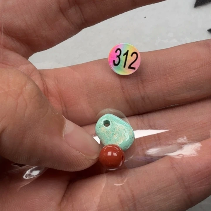 南红玛瑙未镶嵌珠宝奇石