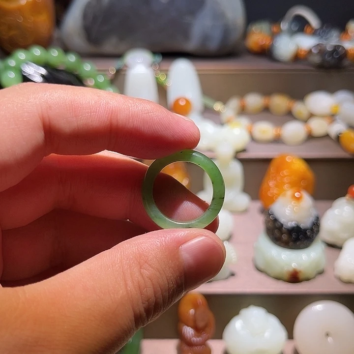 和田玉未镶嵌车挂