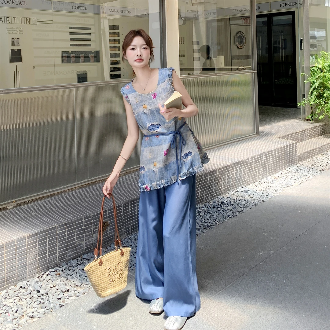 盐甜系穿搭刺绣无袖上衣套装女夏新款小个子轻薄显瘦阔腿裤两件套